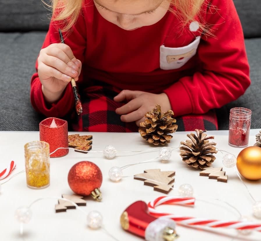 Weihnachtsbasteln in der Grundschule - 5 Ideen für tolle Weihnachtsbasteleien