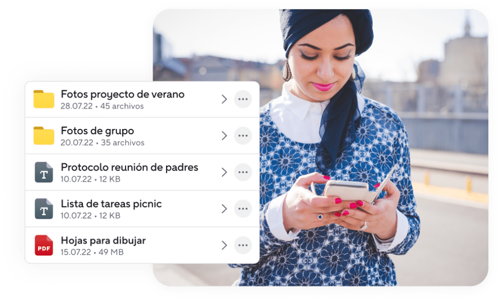 Die Kita App von Sdui – Junge Frau nutzt Cloud